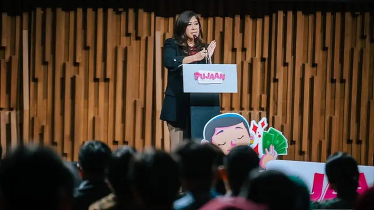 Menteri Komunikasi dan Digital Meutya Hafid hadir di acara Festival Perempuan Berdaya Berkarya di SCTV Tower, Jakarta Pusat, Selasa (21/10/2025)