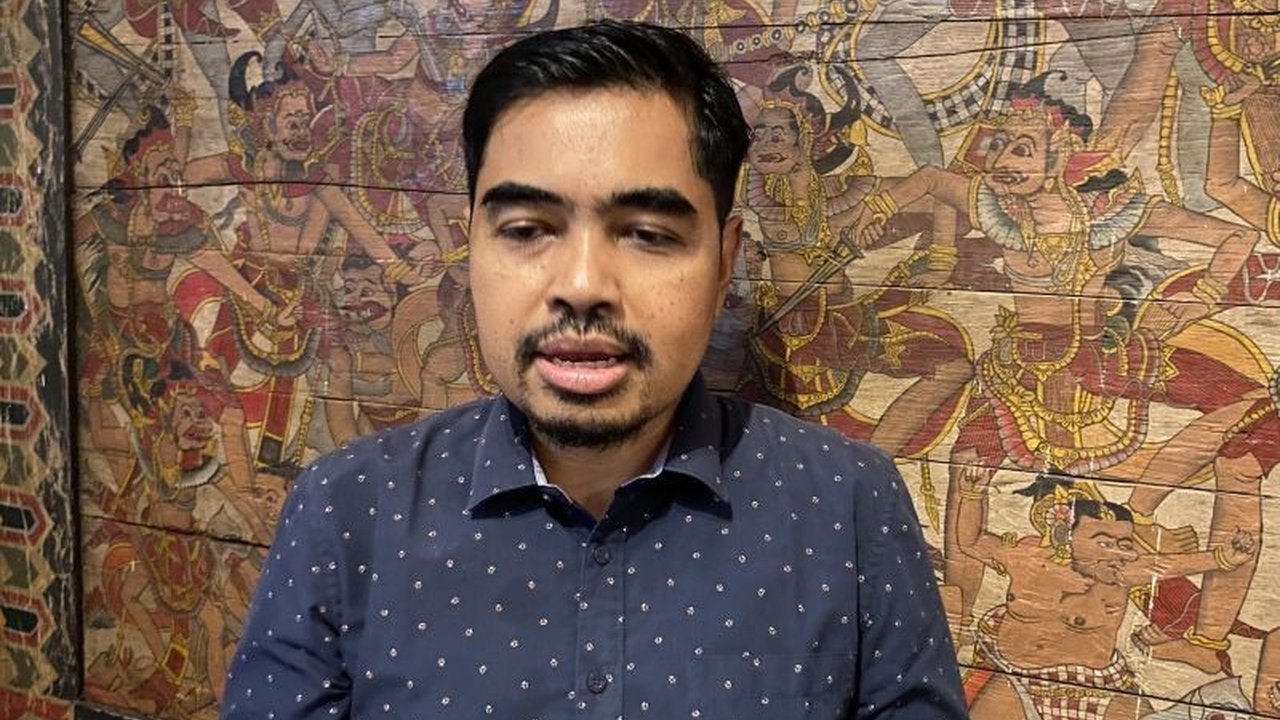 Masyarakat Antifitnah Indonesia (Mafindo) memperingatkan bahaya deepfake AI yang kian mengkhawatirkan. Konten manipulasi ini berpotensi menjadi bom waktu, mengancam kehidupan personal dan masyarakat.