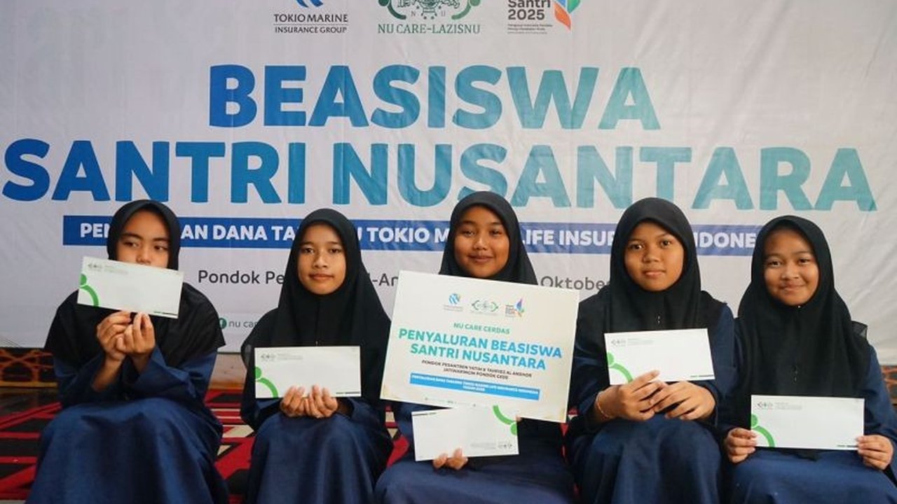 NU Care-LAZISNU salurkan beasiswa kepada ratusan santri yatim dan duafa di berbagai daerah, termasuk Yordania, dalam rangka Hari Santri 2025. Bagaimana dampak bantuan ini?