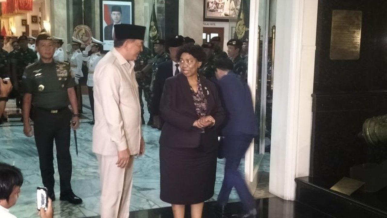Kementerian Pertahanan RI serius kaji sistem Angkatan Kesehatan Militer Afrika Selatan. Penasaran mengapa negara di ujung selatan benua Afrika ini jadi rujukan? Simak alasannya!