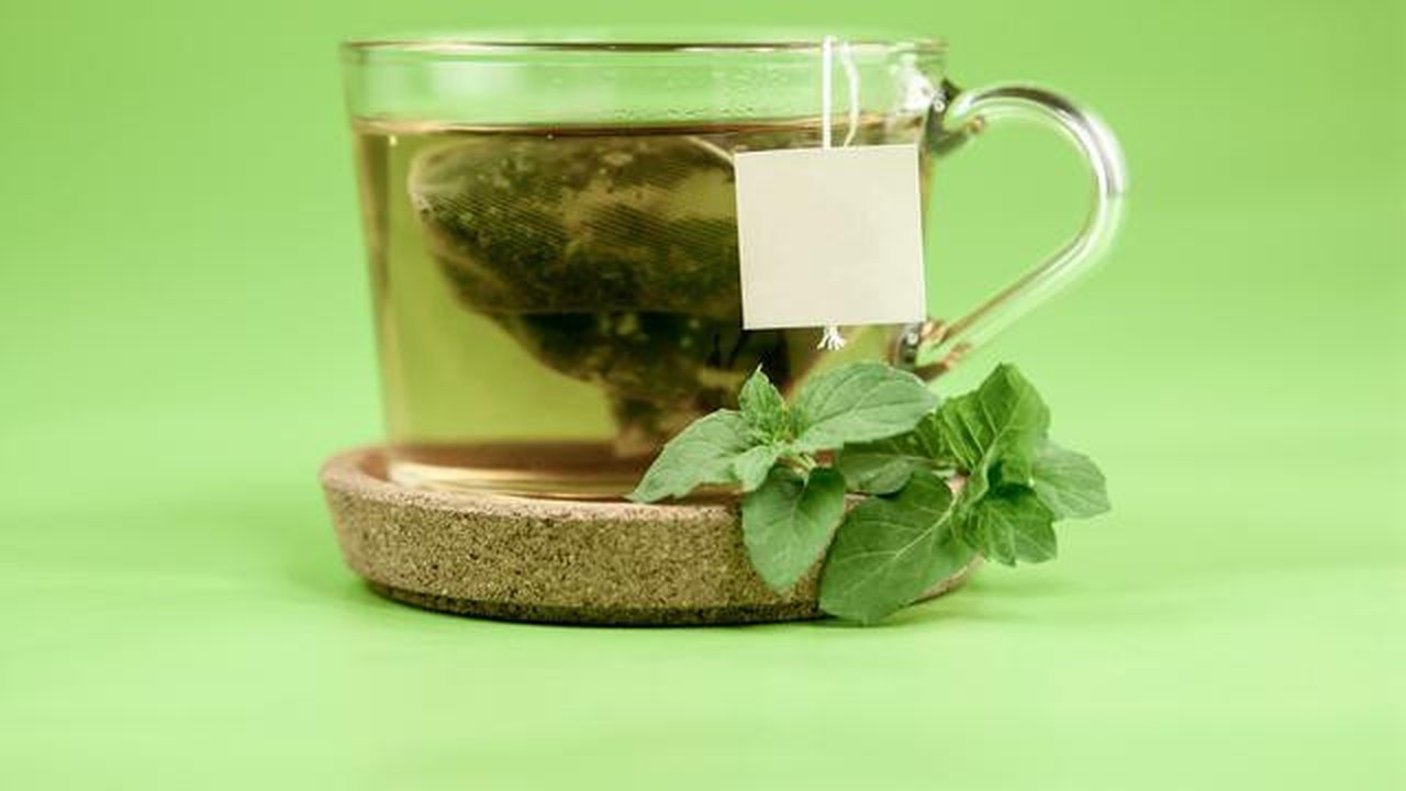 Green tea is rich in antioxidants. (Photo: Lark Boshoff/Unsplash)
