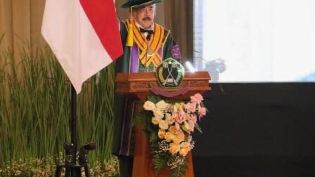 Akademisi Prof. Gayus Lumbuun menekankan pentingnya Keterlibatan Politik Masyarakat aktif dalam negara. Apa bedanya Rule of Law dan Rule by Law yang krusial bagi demokrasi?