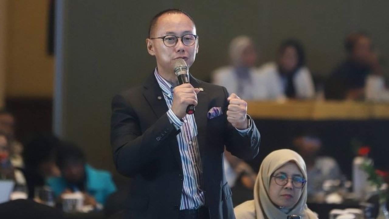 Wakil Ketua MPR Eddy Soeparno menegaskan Indonesia Climate Change Forum (ICCF) 2025 menjadi platform vital kolaborasi hadapi krisis iklim. Apa saja fokus utamanya?