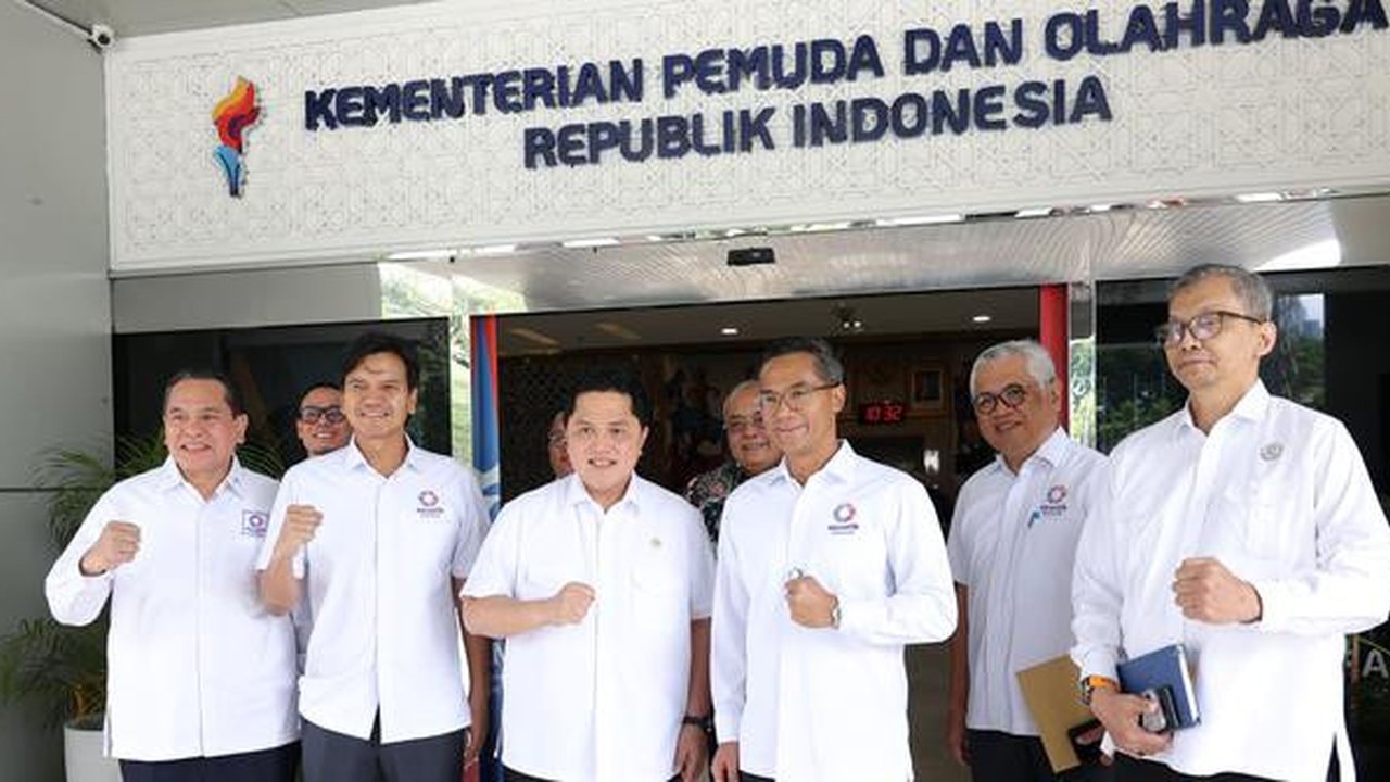 Ketua Akuatik Indonesia, Anindya Bakrie, beserta jajarannya melakukan audiensi dengan Menteri Pemuda dan Olahraga (Menpora) RI, Erick Thohir, di Kantor Kementerian Pemuda dan Olahraga (Kem