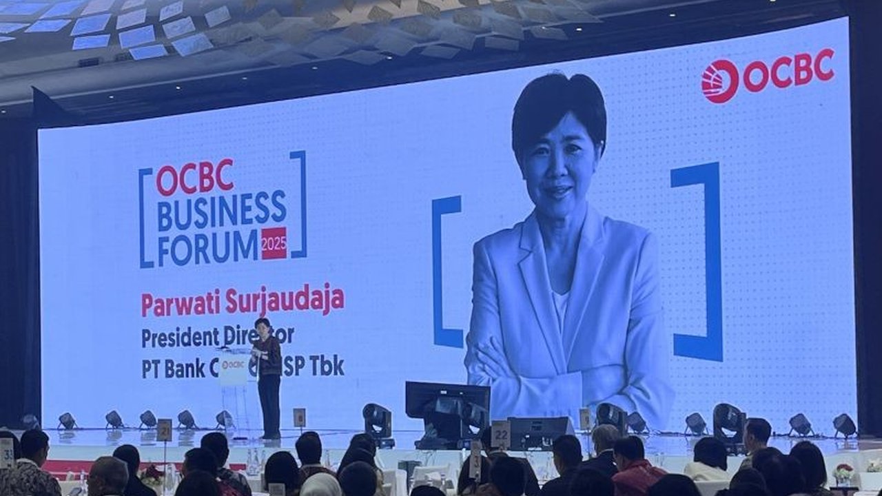 Presiden Direktur OCBC NISP, Parwati Surjaudaja, tegaskan kolaborasi bisnis vital untuk raih peluang di tengah ekonomi yang dinamis, didukung pertumbuhan positif Indonesia.