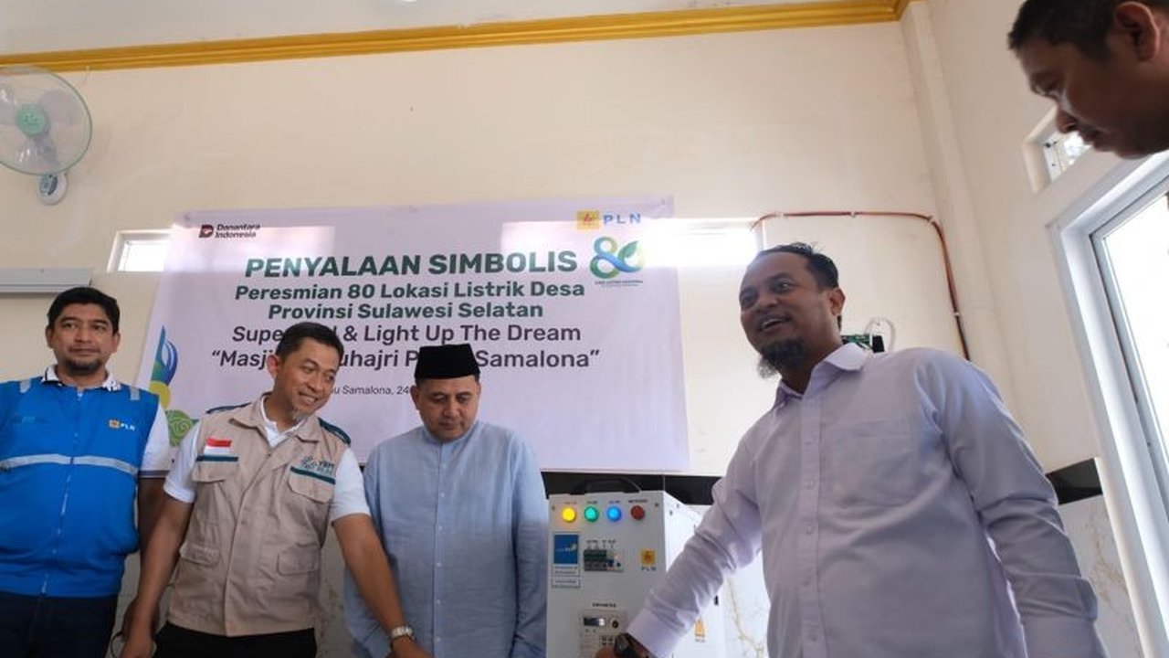 Gubernur Sulsel resmikan **Listrik Bersih PLN SuperSUN** di 80 desa, membawa terang dan penghematan signifikan bagi warga terpencil. Simak dampak positifnya!
