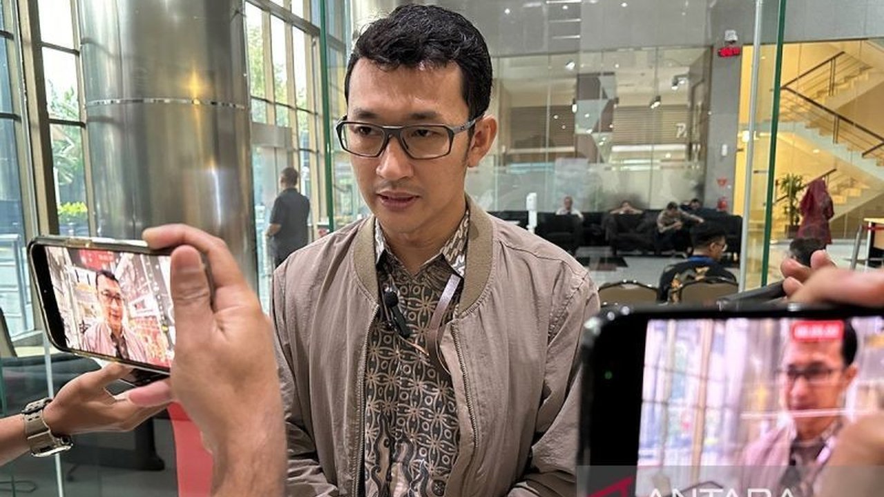 KPK tengah mengusut dugaan korupsi pada proyek Digitalisasi SPBU Pertamina periode 2018-2023, termasuk pengadaan alat cek stok BBM yang kini menjadi sorotan utama.