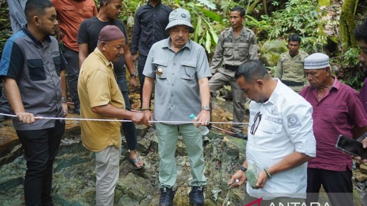 Penemuan fantastis 5.000 ton Batu Giok Nagan Raya di Kecamatan Beutong siap dimanfaatkan untuk pembangunan Masjid Giok Aceh. Bagaimana penemuan ini akan mempercepat ikon dunia?