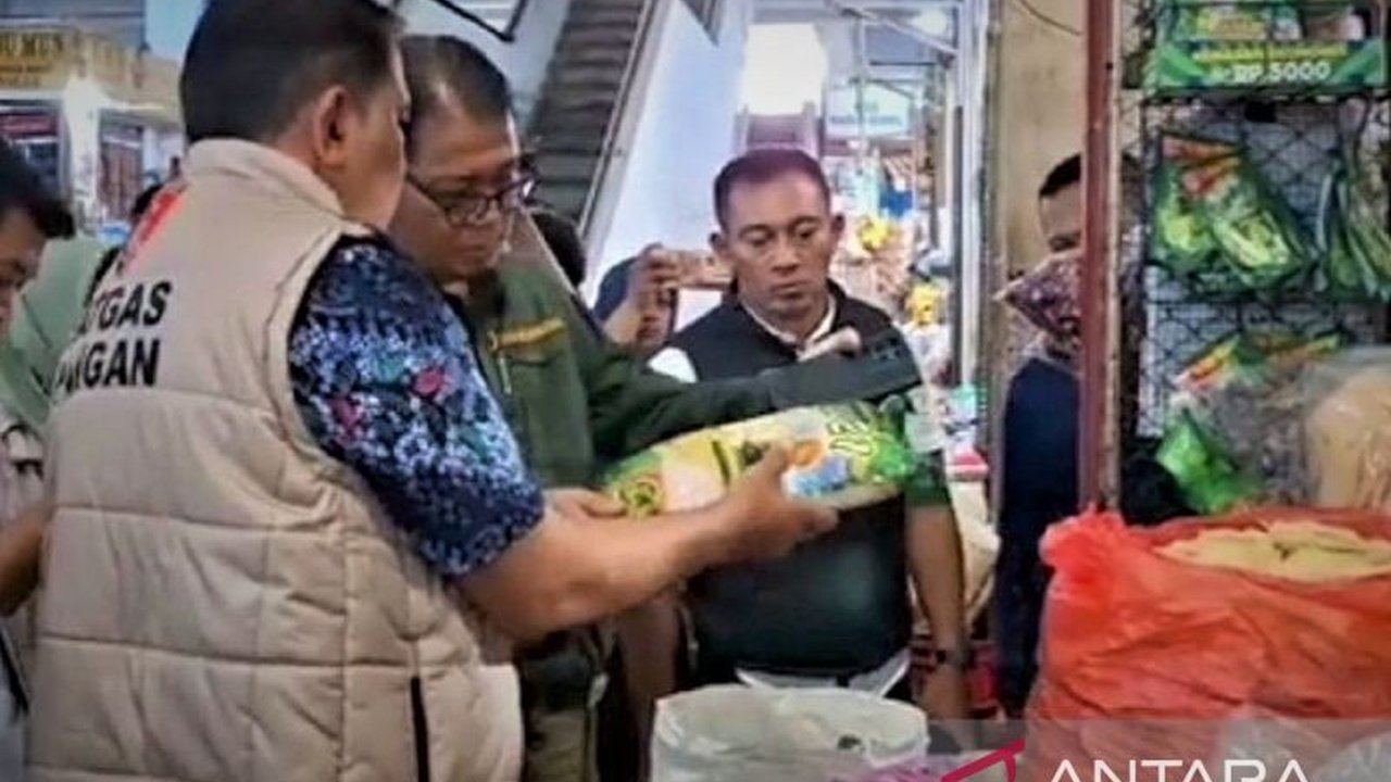 Bapanas bersama tim gabungan intensif memantau harga beras di pasar tradisional Kota Madiun dan 514 kota lainnya, memastikan stabilitas harga jelang Natal dan Tahun Baru serta kepatuhan HET.