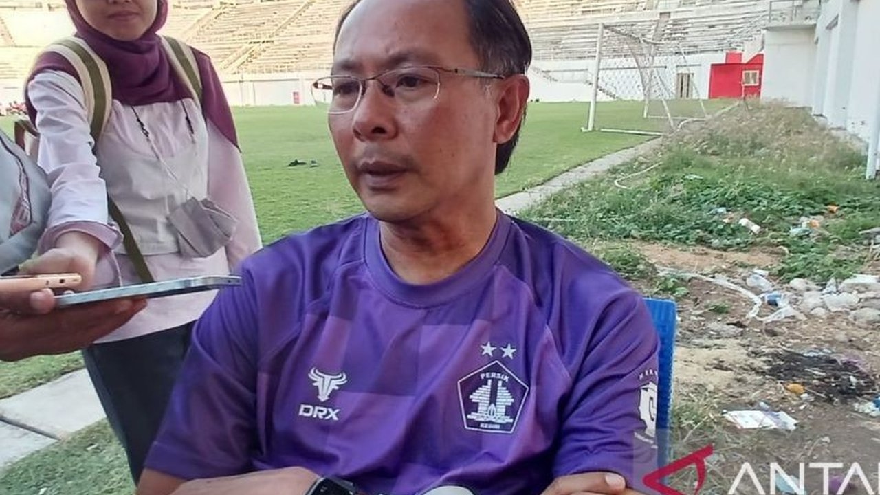 Manajemen Persik Kediri optimis dengan persiapan tim jelang Super League 2025/2026. Bagaimana strategi 'Macan Putih' menghadapi Bali United dan target ambisius mereka?