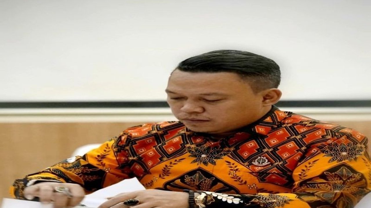 Kejaksaan Negeri Gorontalo Utara serius mengusut kasus dugaan korupsi pengelolaan dana Badan Kerjasama Antar Desa (BKAD) senilai Rp4,3 miliar, dengan modus bimtek mencurigakan menjadi fokus utama penyelidikan.