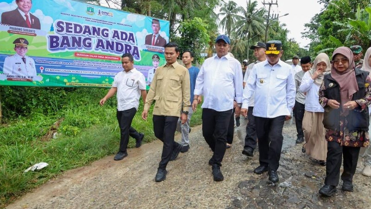 Pemerintah Provinsi Banten memulai Pembangunan Jalan Cadasari-Kaduela di Pandeglang, proyek strategis yang diharapkan tak hanya lancarkan akses tapi juga tingkatkan kesejahteraan warga.