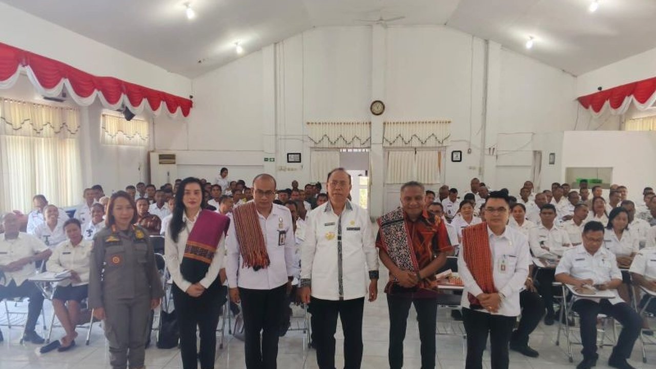 Kemenkumham NTT kukuhkan 127 Posbakum Malaka di seluruh desa, memperluas akses layanan hukum gratis hingga akar rumput. Ini wujud komitmen negara untuk keadilan.