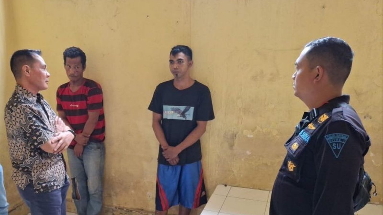 Seorang DPO kasus pencurian alat sinyal KAI di Sumatera Utara berhasil ditangkap saat beraksi kembali. Simak detail penangkapan pelaku yang merugikan negara ini!