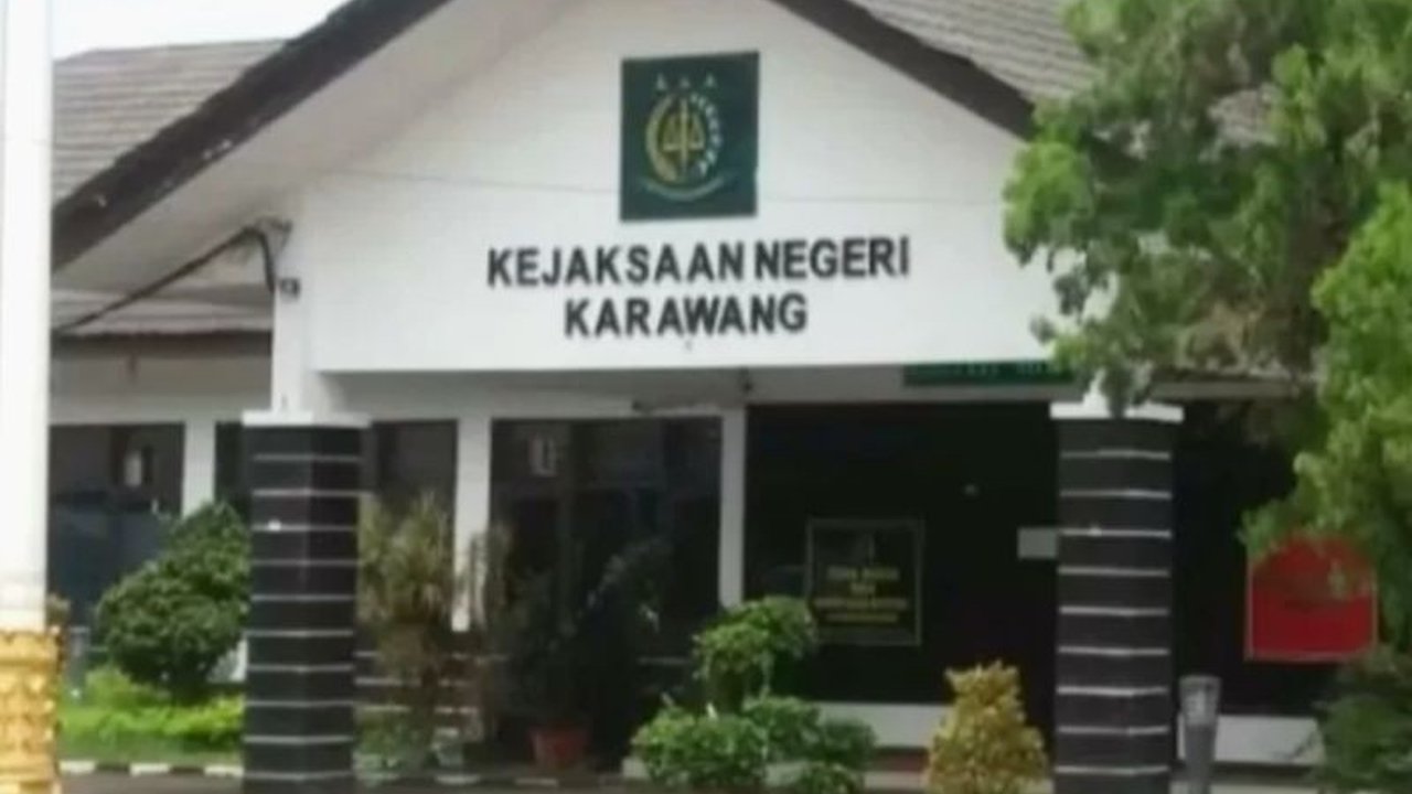 Kejaksaan Negeri Karawang berhasil menuntaskan lima perkara pidana menggunakan pendekatan Restorative Justice. Pelajari kriteria dan jenis kasus yang bisa diselesaikan.