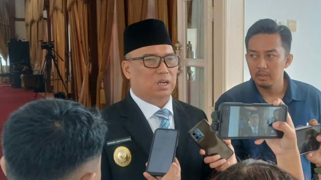 Pemerintah Provinsi Kepulauan Riau mengalokasikan Rp100 miliar untuk pembangunan Monumen Bahasa Nasional di Pulau Penyengat pada 2026, menegaskan kembali asal-usul Bahasa Indonesia. Simak detailnya!