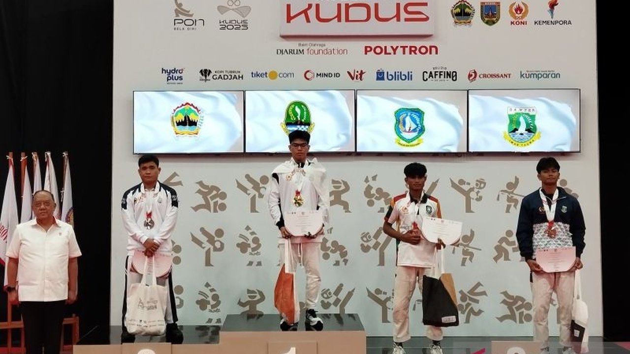 Tim Ju-Jitsu Jateng berhasil meraih 14 medali di ajang PON Bela Diri Kudus 2025, menduduki peringkat empat nasional. Penasaran bagaimana atlet muda Ju-Jitsu Jateng mencetak prestasi ini?