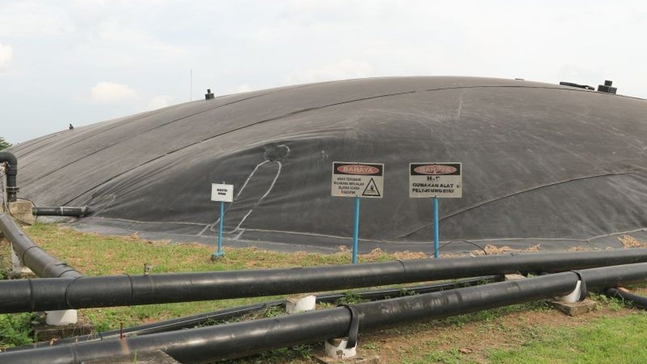 Kementerian ESDM mempercepat program Transisi Energi Prorakyat melalui PLTSa, RDF, biogas, dan biomassa. Inisiatif ini bertujuan mengurangi ketergantungan fosil dan menciptakan ekonomi baru bagi masyarakat.