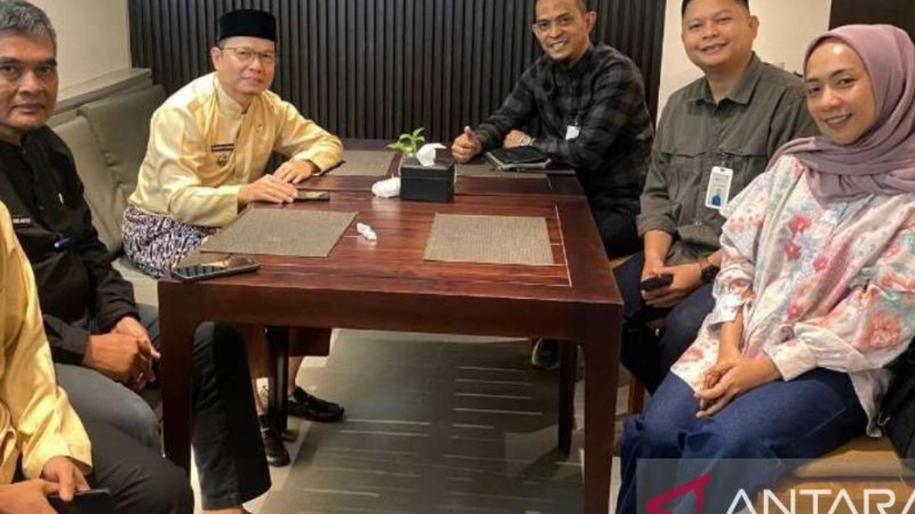 Pemerintah Kabupaten Bangka Tengah dan Bank Syariah Indonesia (BSI) Pangkalpinang menjajaki kerja sama keuangan syariah yang strategis. Kolaborasi ini diharapkan dapat memperluas layanan, mendukung UMKM, dan mempercepat digitalisasi. Bagaimana dampaknya b