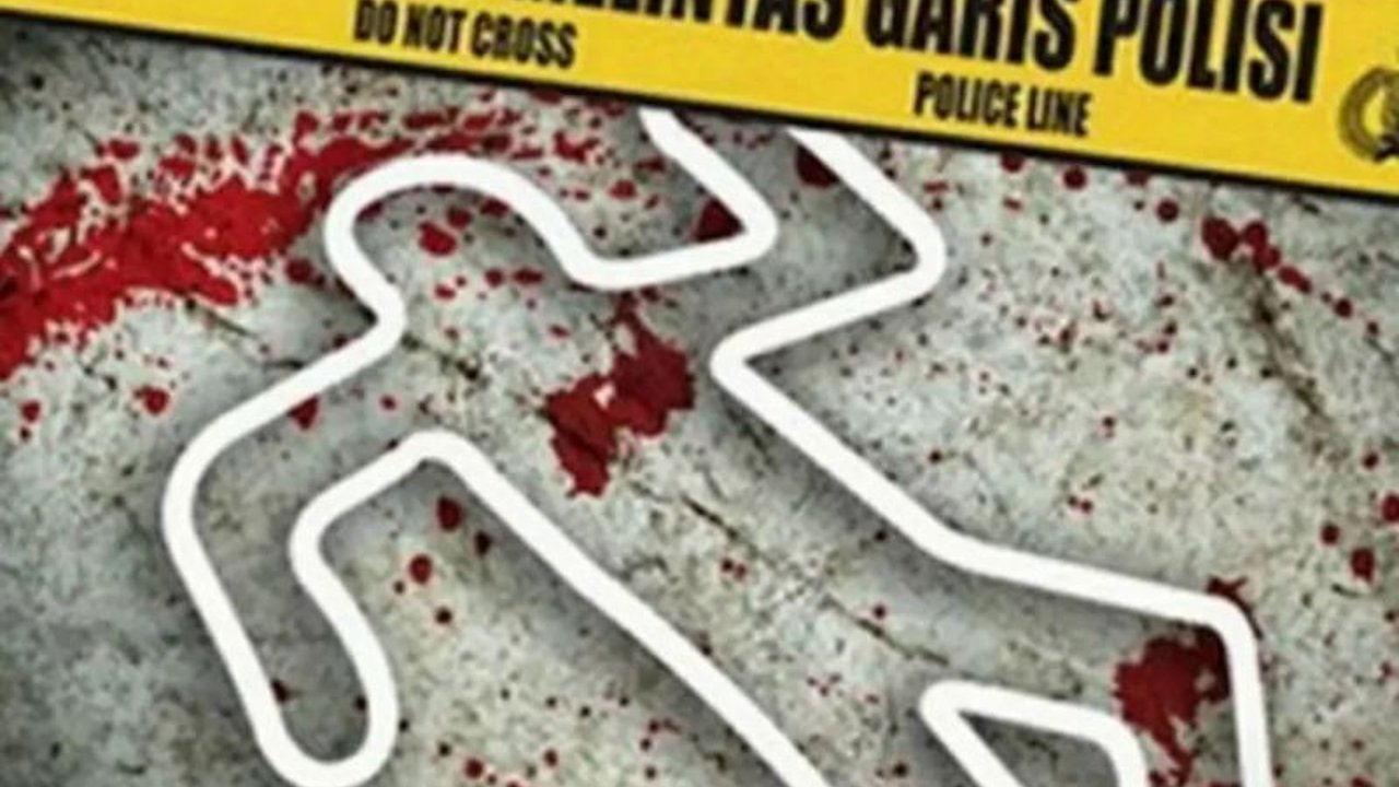 Seorang pria tewas tersengat listrik di Kebon Jeruk, Jakarta Barat, diduga akibat kontak dengan kabel telanjang. Polisi masih menyelidiki penyebab pasti insiden tragis ini.