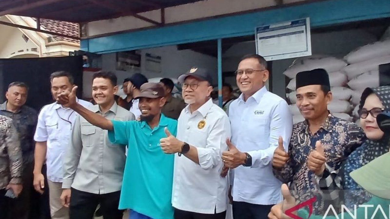 Menteri Koordinator Bidang Pangan, Zulkifli Hasan, mengungkapkan bahwa kuota pupuk subsidi masih berlebih dan mengajak petani mengajukan tambahan. Mengapa masih sisa?