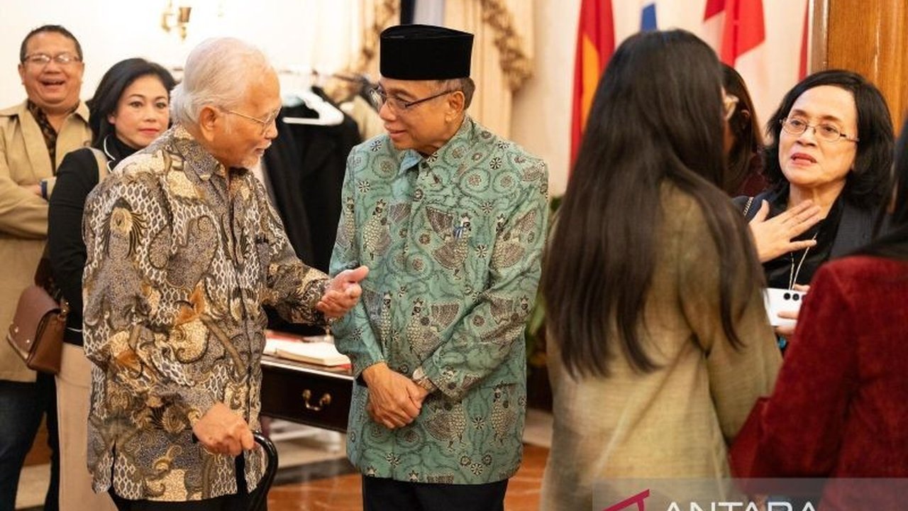 Dubes Soesilo, Dwisuryo Indroyono Soesilo, mengajak diaspora Indonesia di Amerika Serikat untuk aktif menjembatani hubungan bilateral. Simak peran unik Washington baginya!