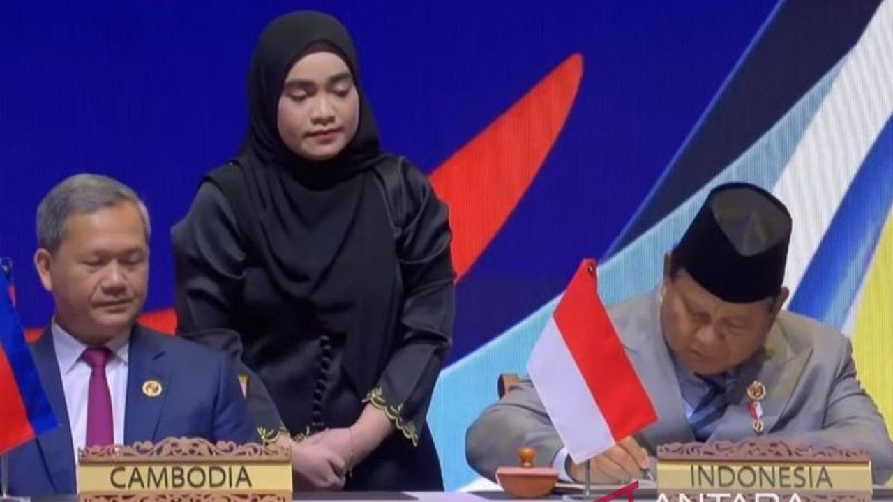 Sejarah baru terukir! Presiden Prabowo dan pemimpin ASEAN resmikan Timor-Leste gabung ASEAN sebagai anggota ke-11. Simak detail lengkap proses bersejarah ini!