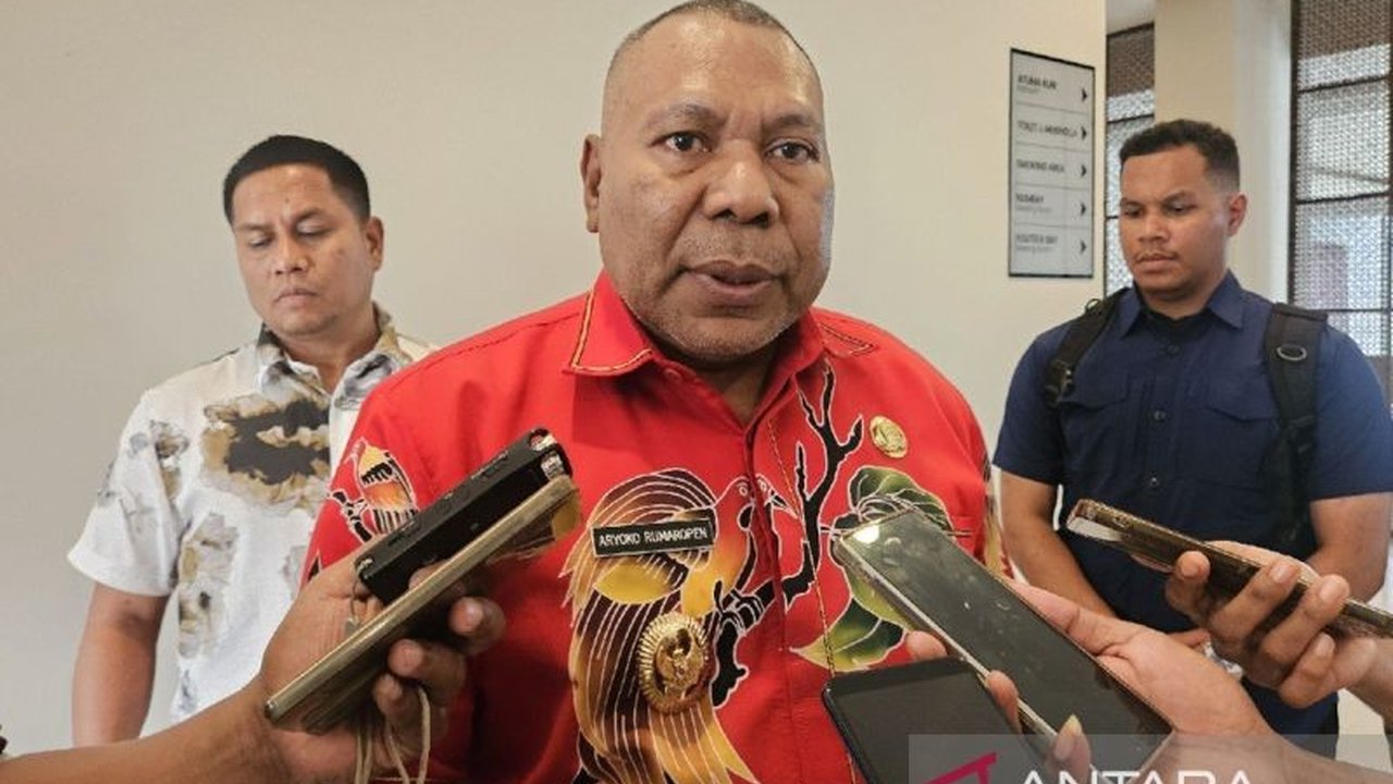 Pemerintah Provinsi Papua mendesak perluasan Program Makan Bergizi Gratis (MBG) hingga ke pedalaman, demi mengatasi stunting dan meningkatkan kualitas pendidikan anak-anak di Bumi Cenderawasih.
