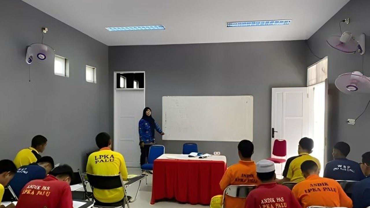 LPKA Palu dan Dinas Pendidikan Kota Palu berkolaborasi membentuk PKBM dan e-Library. Inisiatif ini memastikan hak Pendidikan Anak Binaan LPKA Palu tetap terpenuhi, membuka akses belajar dan literasi digital. Penasaran bagaimana implementasinya?