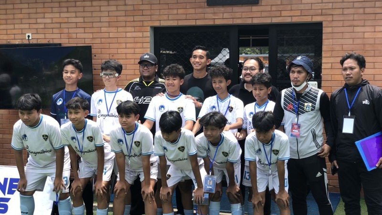School Premier League (SPL) Season 3 resmi dibuka dengan kehadiran Rizky Ridho, pemain timnas yang mendorong bibit muda sepak bola profesional. Siapa saja yang ikut?