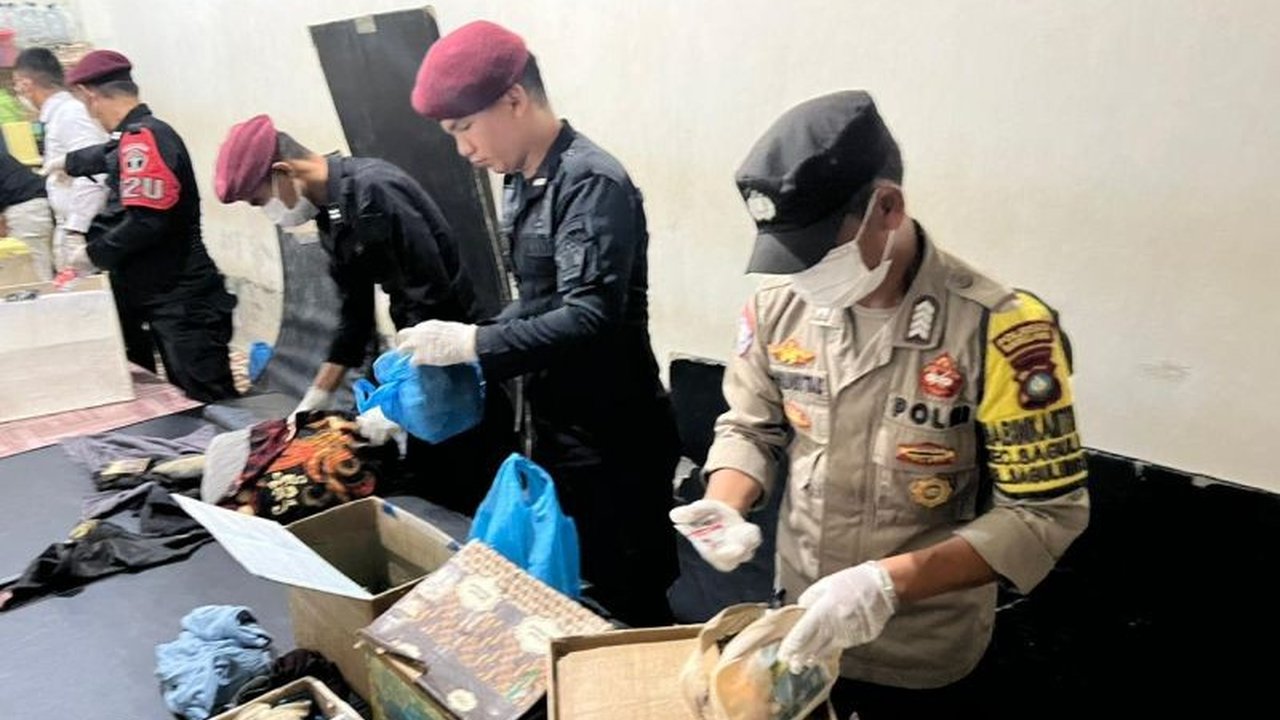 Rutan Batam gencar melakukan razia di seluruh blok hunian untuk mencegah peredaran barang terlarang (Halinar). Ini adalah razia keempat kalinya dalam sebulan.