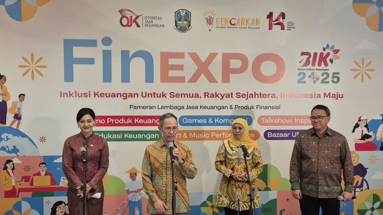 Ketua Dewan Komisioner Otoritas Jasa Keuangan (OJK) Mahendra Siregar menegaskan inklusi keuangan memiliki potensi besar untuk melipatgandakan ekonomi nasional, bahkan melebihi PDB. Tingkatkan pemahaman Anda!