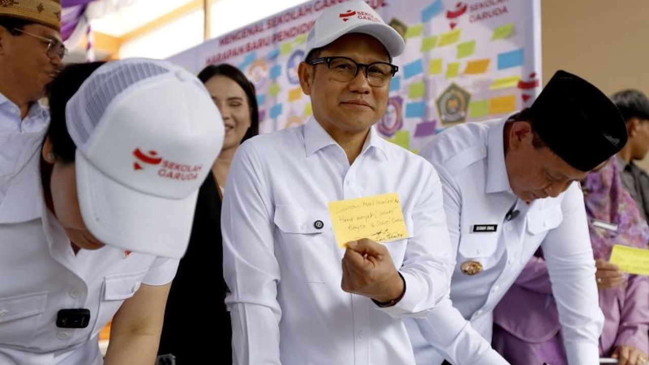 Menteri Koordinator Bidang Pemberdayaan Masyarakat (Menko PM) Abdul Muhaimin Iskandar tegaskan video AI narasi negatif tidak akan mempan terhadap pesantren. Ketahui mengapa institusi pendidikan Islam ini tetap tangguh di era digital.