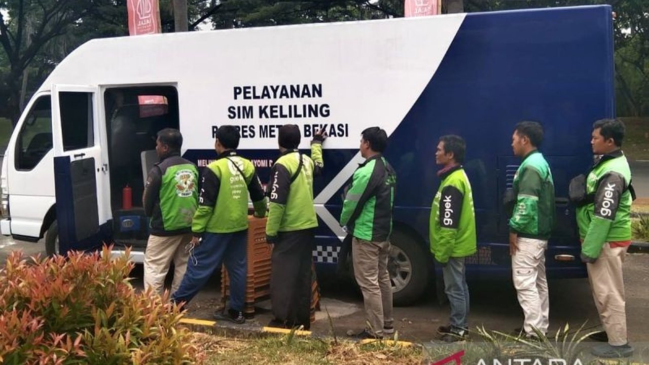 Aktivis 98 Resolution Network menyuarakan dukungan penuh terhadap penerbitan Perpres Ojol oleh Presiden Prabowo, diharapkan menjadi payung hukum yang menjamin keadilan dan kesejahteraan mitra pengemudi. Mengapa regulasi ini sangat dinantikan?