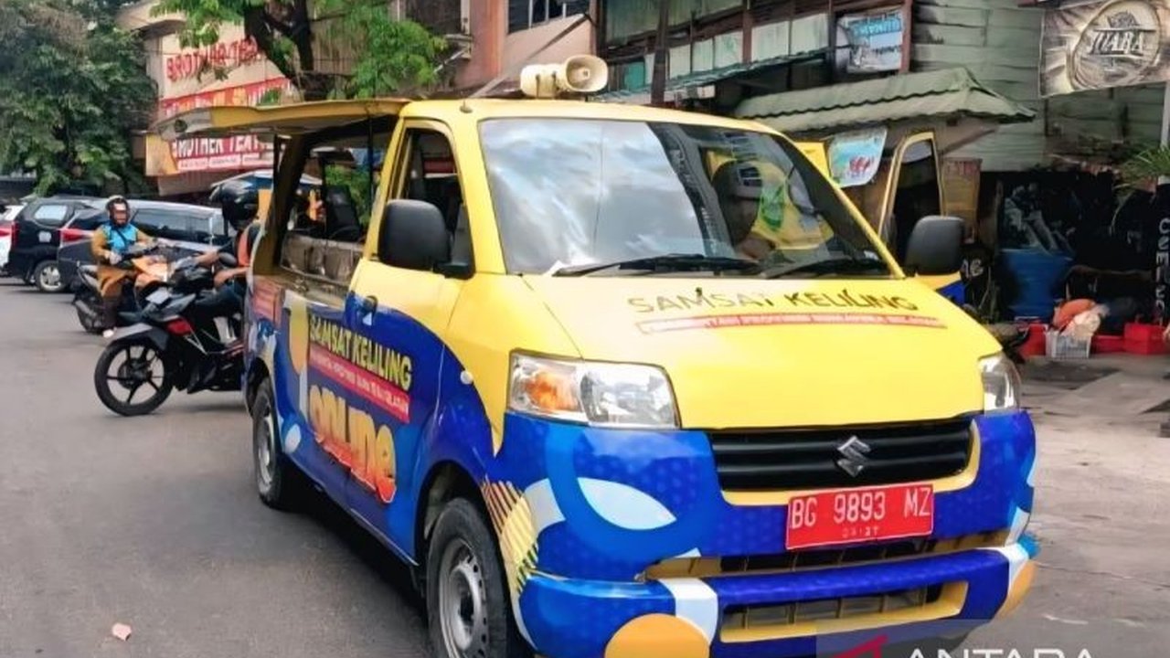 Samsat OKU kejar pajak kendaraan bermotor senilai lebih dari Rp43 miliar untuk target Pendapatan Asli Daerah (PAD) 2025. Berbagai strategi diterapkan demi mencapai 100% sebelum akhir tahun.