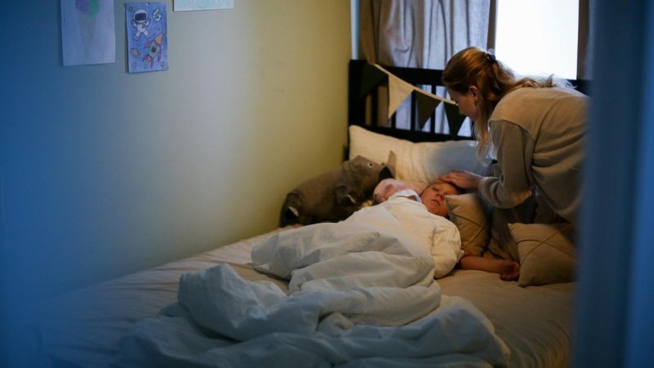 Penanganan stroke pada anak memerlukan pemeriksaan faktor risiko yang sangat detail, meskipun pemulihannya lebih cepat. Ketahui mengapa risiko berulang lebih tinggi dan pentingnya deteksi dini.