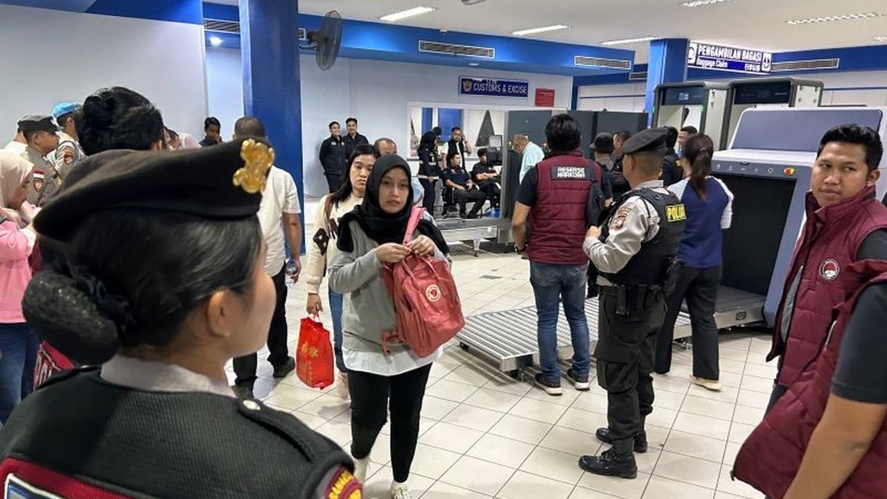 Polda Kepri gencarkan upaya pencegahan narkoba Malaysia masuk ke Batam melalui razia intensif di pelabuhan, melibatkan anjing pelacak K9 di jam-jam rawan kedatangan kapal.