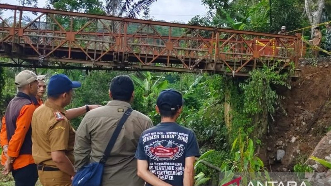 BPBD Cianjur bergerak cepat membangun Jembatan Darurat Cianjur di Pagelaran setelah jembatan utama putus, menyebabkan ribuan warga terisolir. Bagaimana solusi sementara ini mengatasi isolasi?