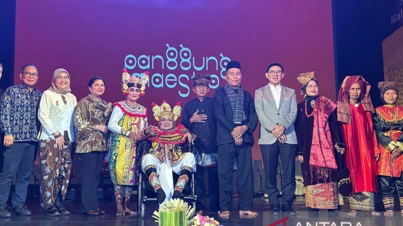 Menteri Kebudayaan Fadli Zon menegaskan Panggung Maestro ke-9 menjadi wadah penting pelestarian budaya langka dan apresiasi bagi para seniman tradisi Indonesia.