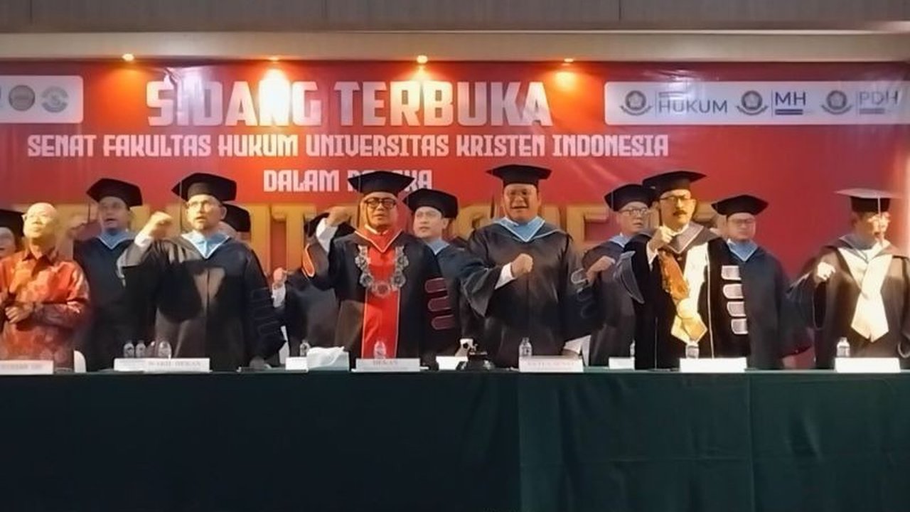 FH UKI tegaskan komitmen cetak generasi emas BERANI dan 'macan Asia' di Dies Natalis ke-67, siap bersaing global dan berkontribusi bagi bangsa.