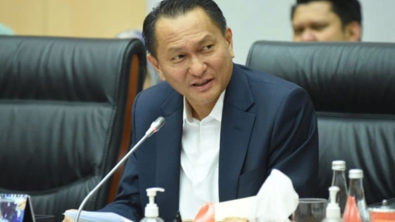 Investasi Sektor ESDM Indonesia mencatat lonjakan signifikan 24,8% pada Semester I/2025. Temukan faktor kunci di balik pertumbuhan impresif ini dan dampaknya!