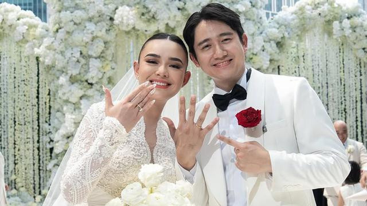 Cincin Tunangan dan Cincin Pernikahan Amanda Manopo. [@rollmoments]