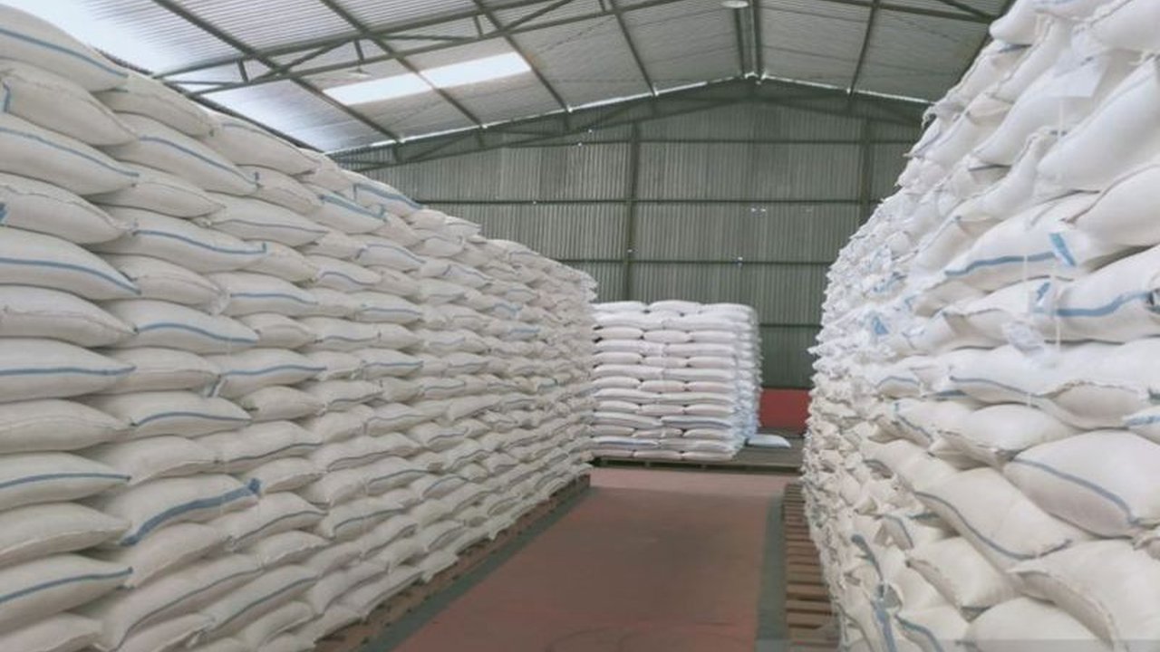 Petani di Parigi Moutong mendesak Bulog untuk melakukan **evaluasi pembelian beras** karena sistem saat ini dinilai tidak adil, memberatkan, dan membuat keuntungan menipis.