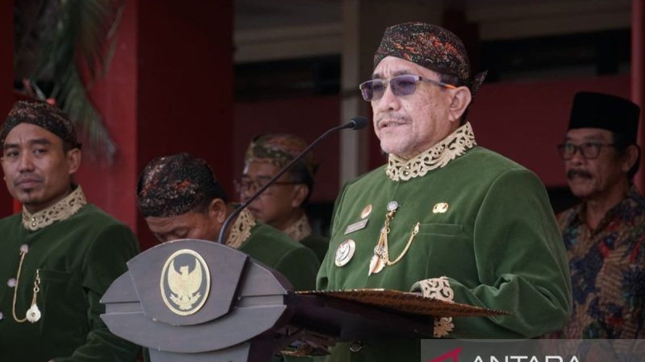 Pemerintah Kabupaten Sumenep memperkuat identitas budaya Sumenep melalui promosi pariwisata dan warisan lokal, termasuk branding sebagai Kota Keris. Simak upaya mereka!