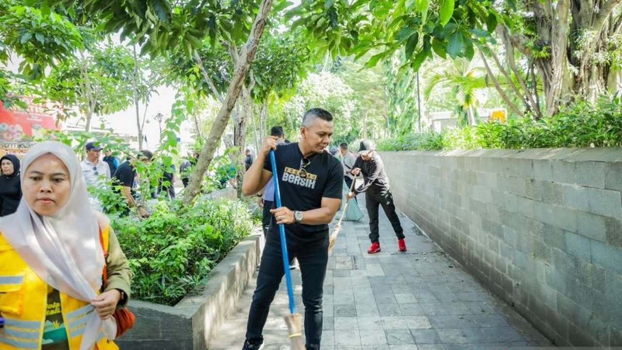 Berkat konsistensi program Jumat Bersih, Kota Bogor diusulkan menjadi percontohan nasional gerakan kebersihan lingkungan oleh pemerintah pusat, berpotensi menginspirasi daerah lain.