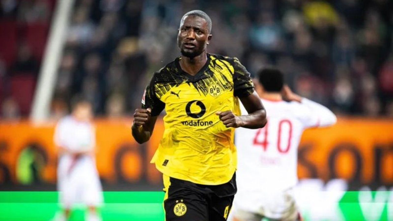Borussia Dortmund berhasil melesat ke posisi kedua klasemen sementara Bundesliga setelah mengalahkan Augsburg 1-0. Kemenangan tipis ini membawa mereka semakin mendekat ke puncak klasemen Liga Jerman.
