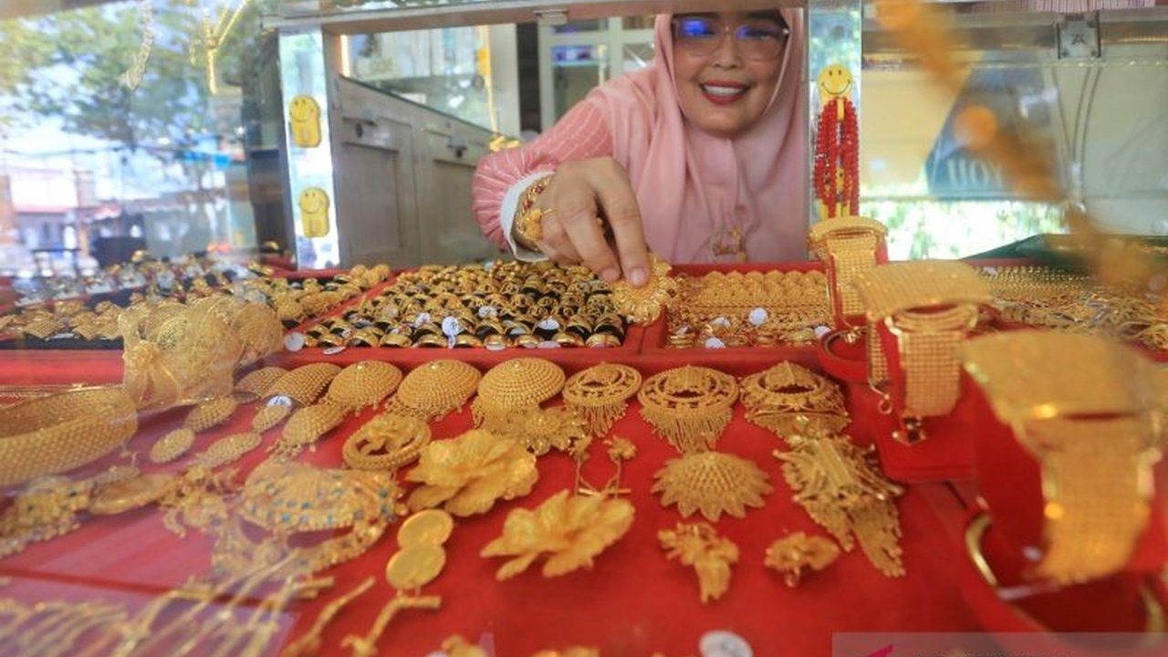 Harga Emas Pegadaian pada Rabu (2/10) menunjukkan kenaikan signifikan untuk UBS, sementara Antam dan Galeri24 juga menguat. Cek detail harga lengkapnya!