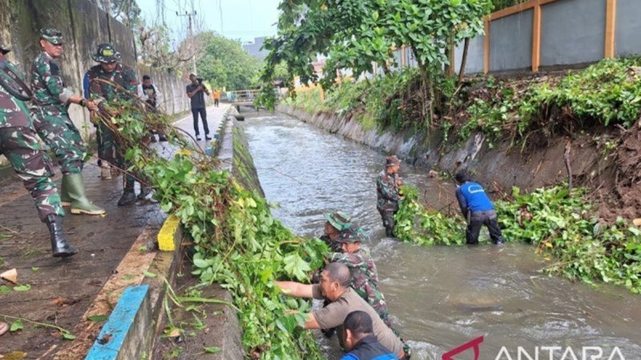 Dinas Lingkungan Hidup (DLH) Pangkalpinang menggalakkan gerakan Sungai Bersih Pangkalpinang untuk mitigasi banjir dan jaga ekosistem, akankah berhasil?