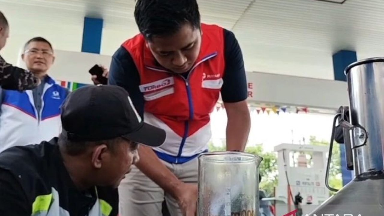 Pertamina dan Hiswana Migas bersama Pemkot Madiun memastikan kualitas BBM Pertalite aman setelah pengecekan menyeluruh di SPBU, menepis kekhawatiran masyarakat.