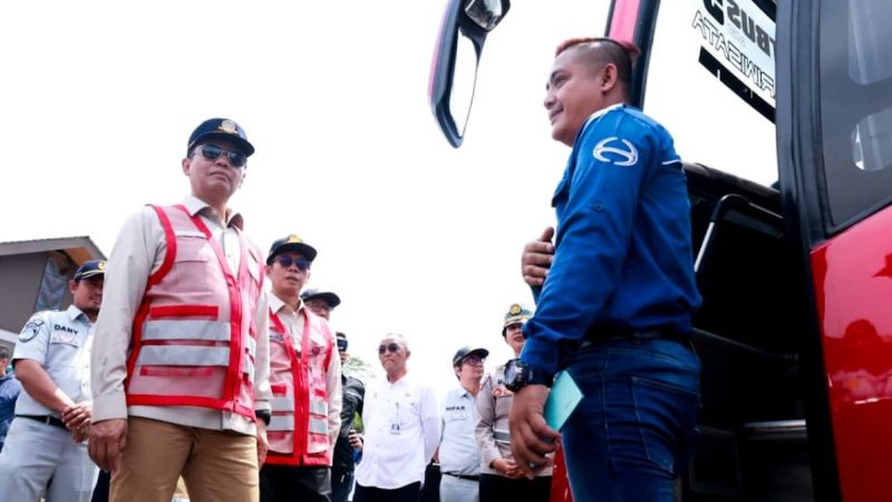 Kementerian Perhubungan (Kemenhub) serius tingkatkan keselamatan transportasi Magelang jelang libur Nataru 2025/2026. Apa saja langkah konkret yang dilakukan untuk menjamin keamanan perjalanan?
